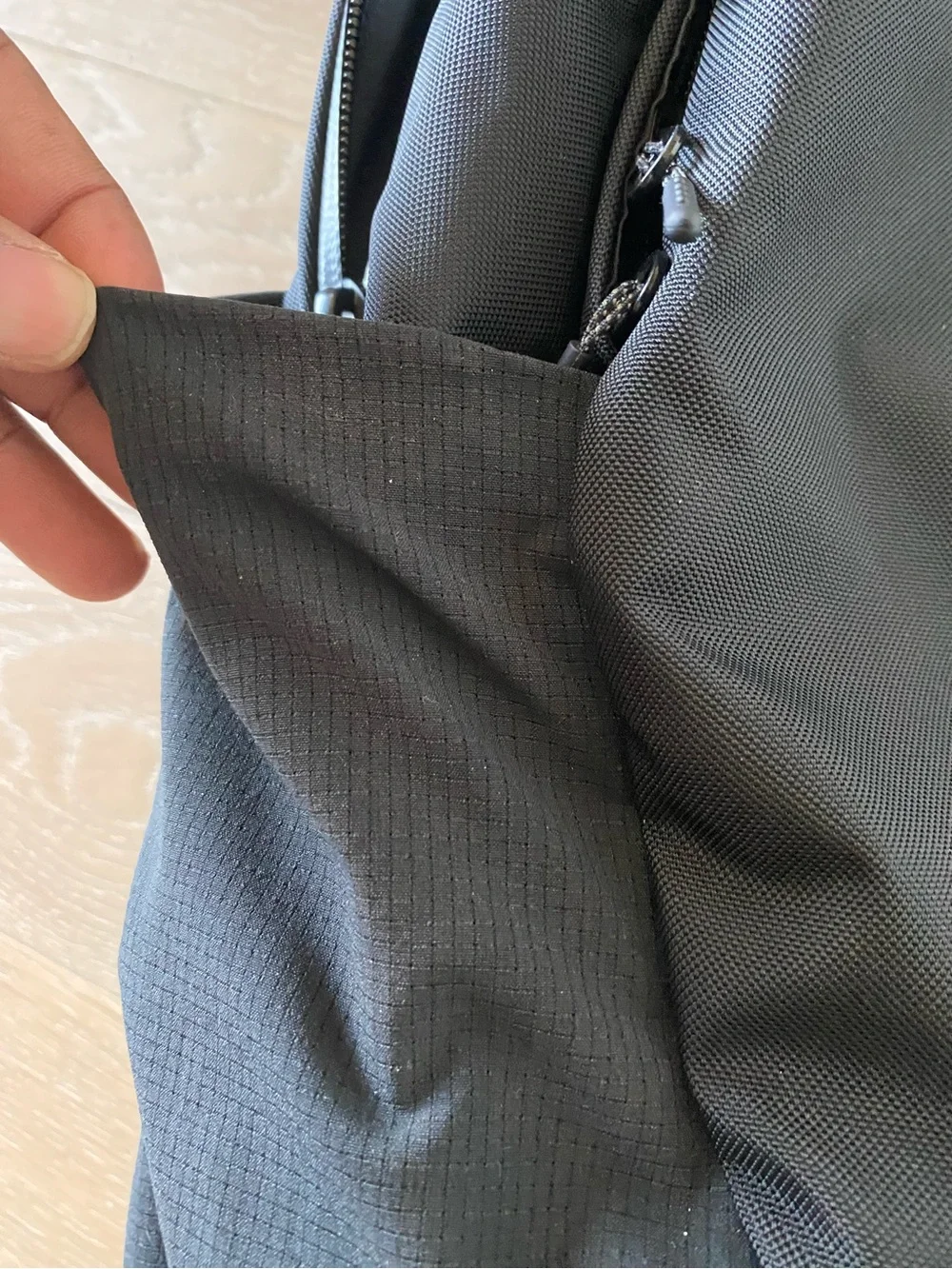 Lululemon Black Backpack 20L reflective detail & lumbar support water repellent